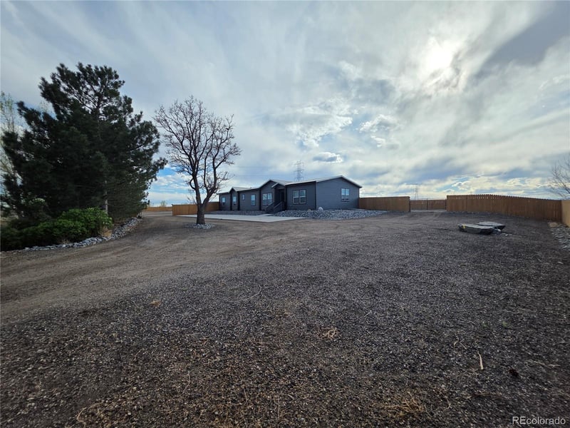 341 Lilac Cir, Lochbuie, CO 80603