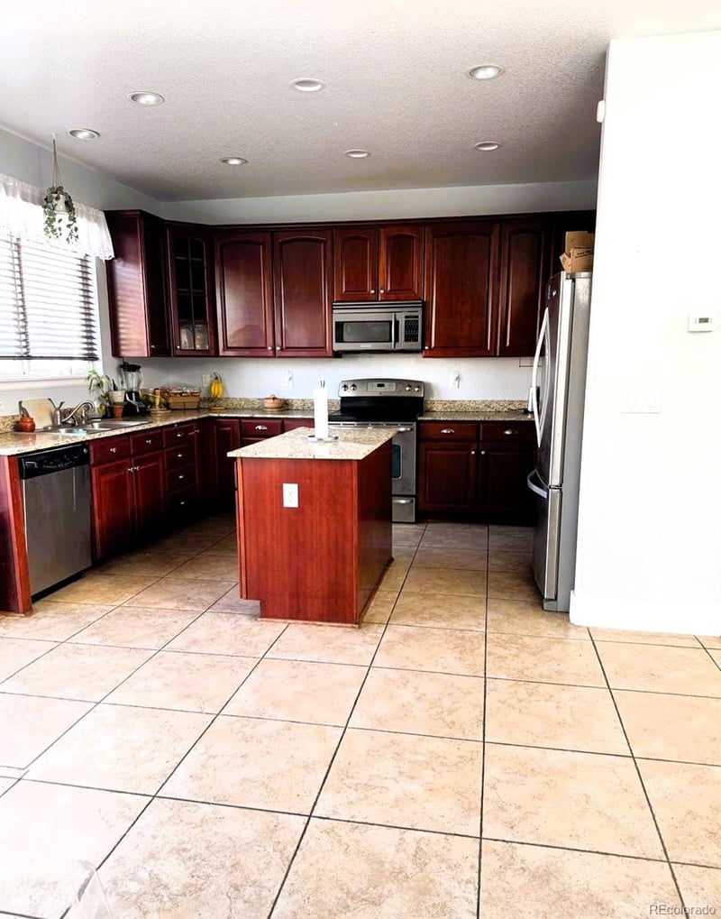 9826 Nucla St, Commerce City, CO 80022