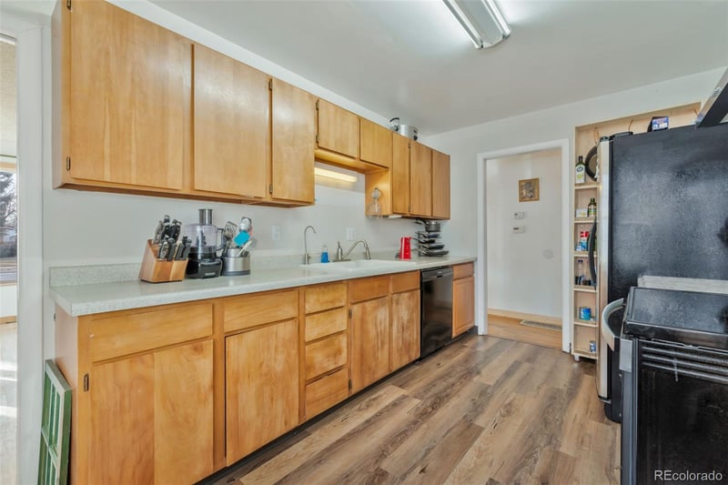 635 School St, Craig, CO 81625