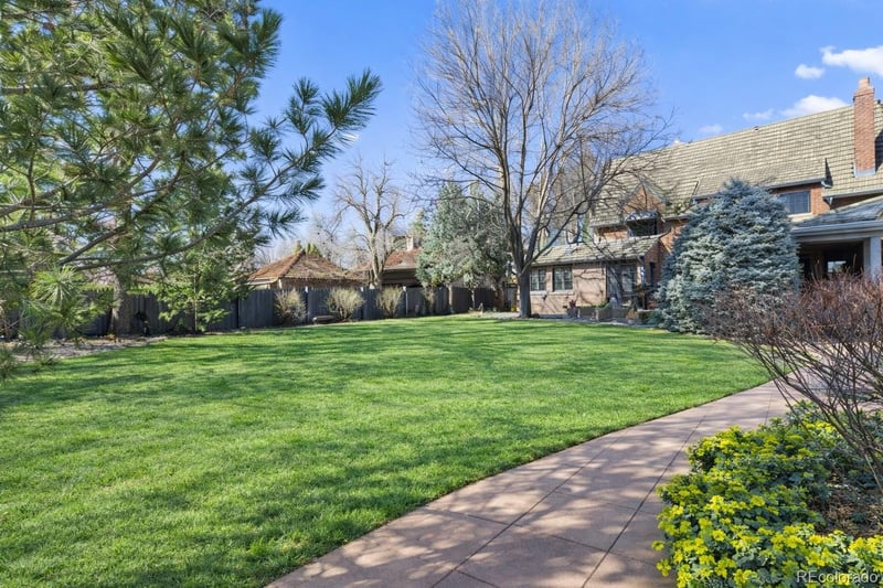 1922 Monaco Pw, Denver, CO 80220