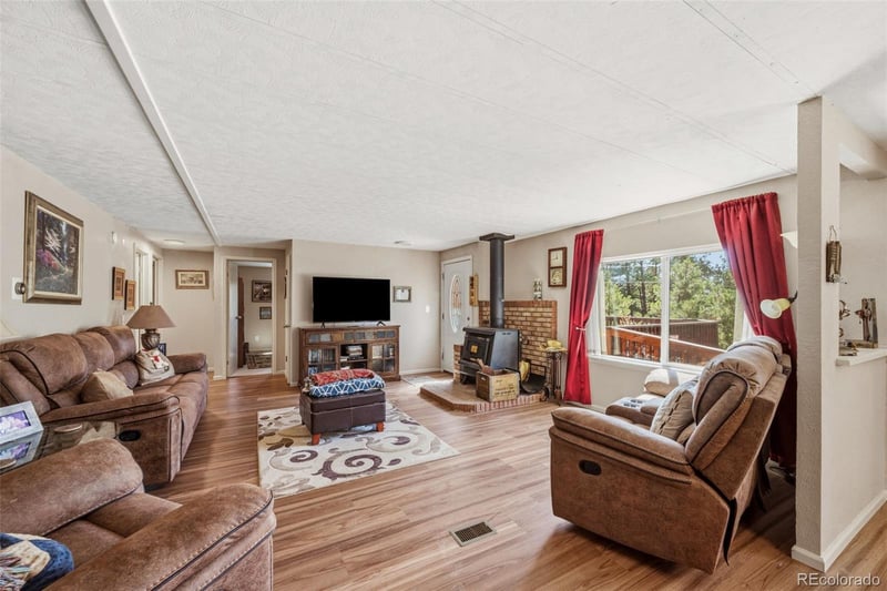 1299 Pikes Peak Dr, Florissant, CO 80816