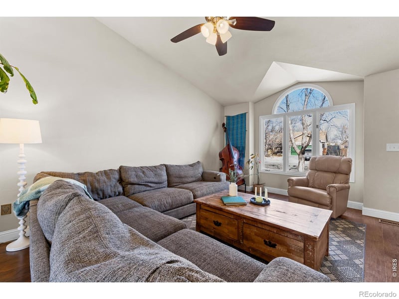 998 Edinburgh Dr, Loveland, CO 80537