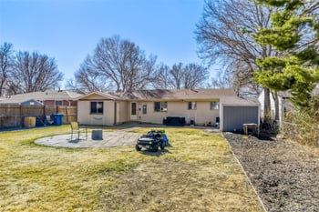922 Ironton St, Aurora, CO 80012