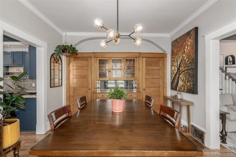 300 Lincoln St, Denver, CO 80209