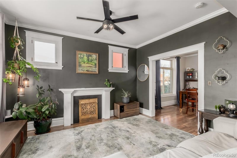 300 Lincoln St, Denver, CO 80209