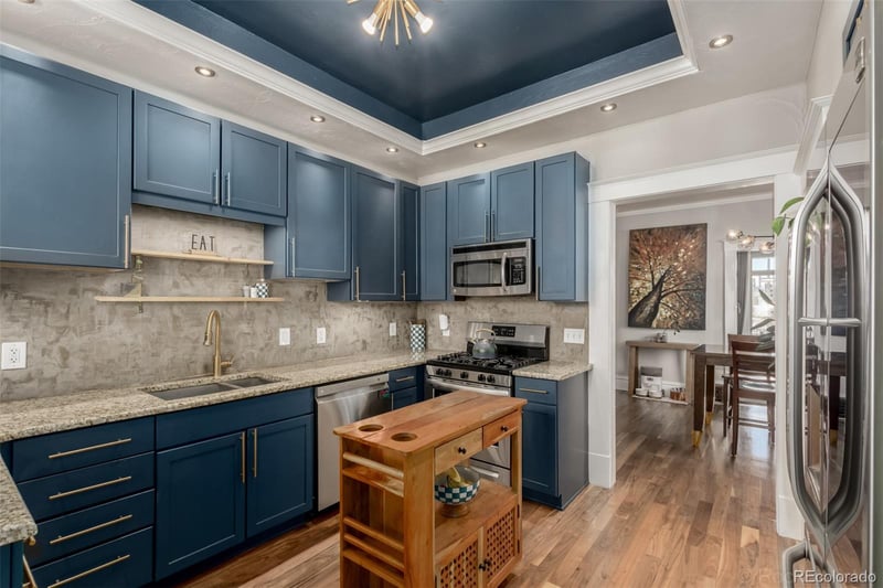 300 Lincoln St, Denver, CO 80209