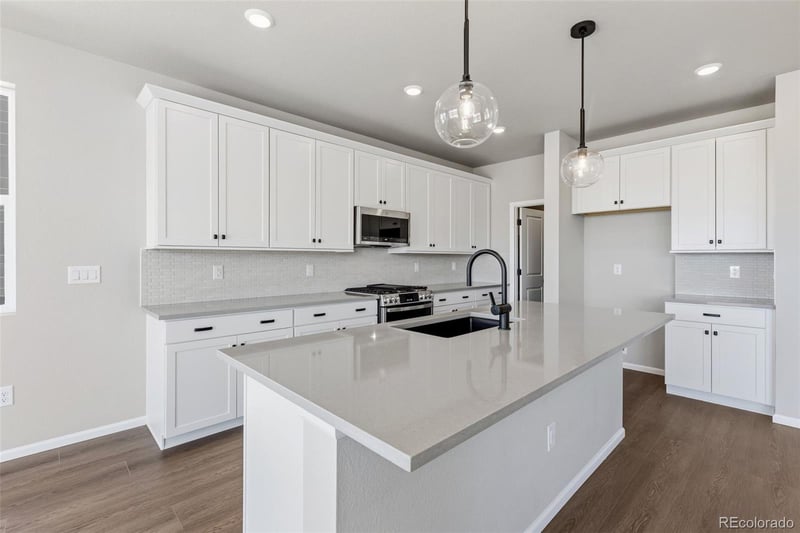 24382 Atlantic Dr, Aurora, CO 80016