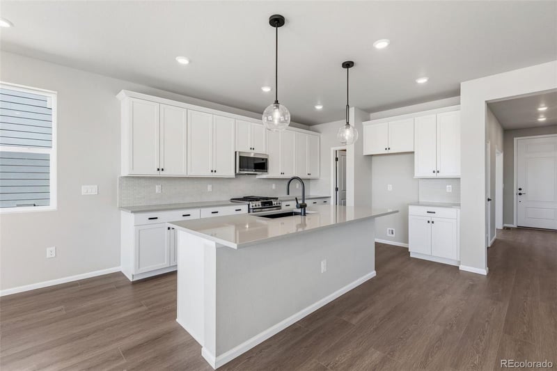 24382 Atlantic Dr, Aurora, CO 80016