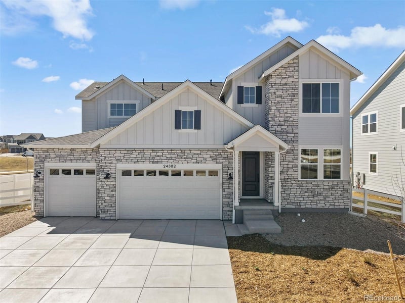 24382 Atlantic Dr, Aurora, CO 80016