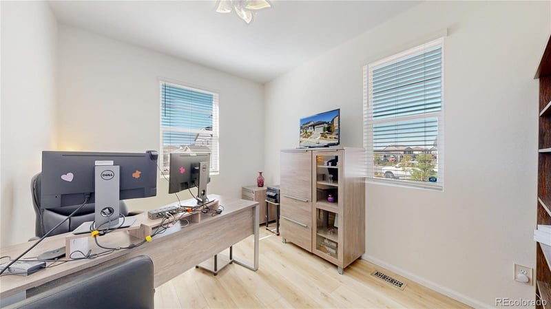 26 Undergrove St, Aurora, CO 80018