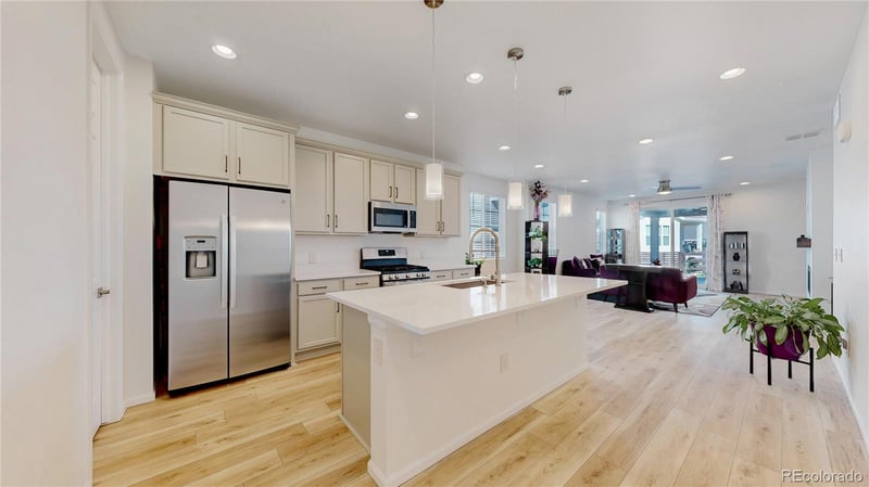 26 Undergrove St, Aurora, CO 80018