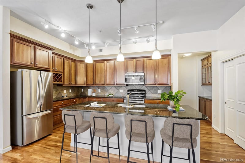 7820 Inverness Blvd #301, Englewood, CO 80112