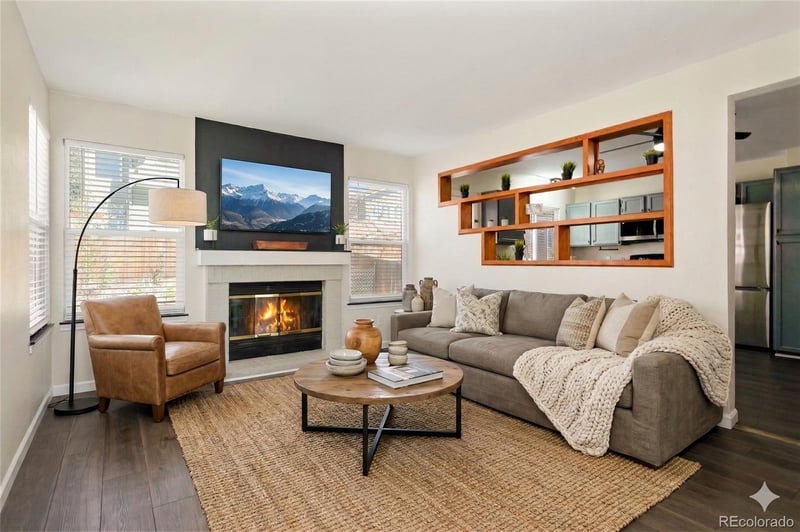 581 Longfellow Ln, Highlands Ranch, CO 80126