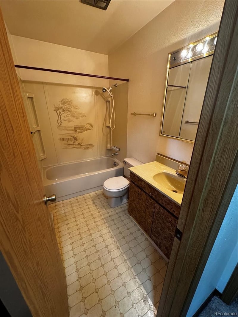 1066 88th Ave, Thornton, CO 80260