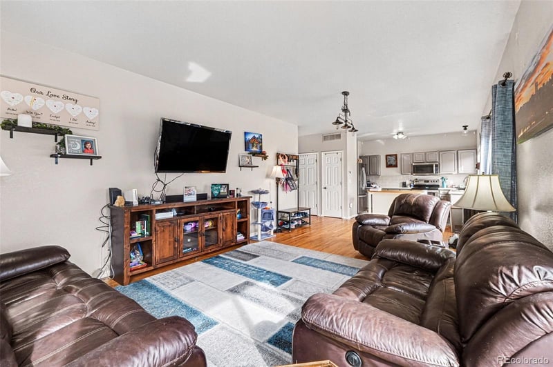 11050 Eagle Creek Pw, Commerce City, CO 80022