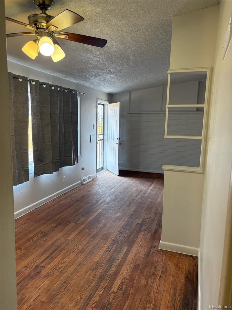 1922 Dallas St, Aurora, CO 80010