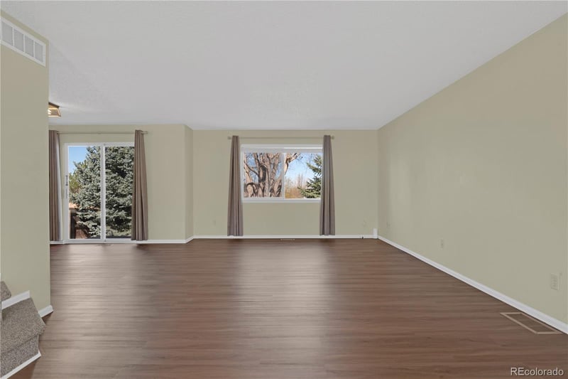 5335 Ukraine Way, Aurora, CO 80015