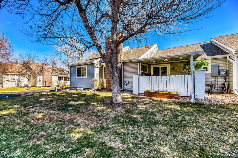 2824 Heather Gardens Way #B, Aurora, CO 80014