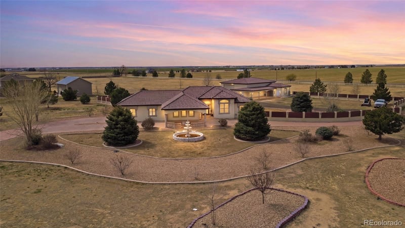 33 Stagecoach Ln, Fort Morgan, CO 80701