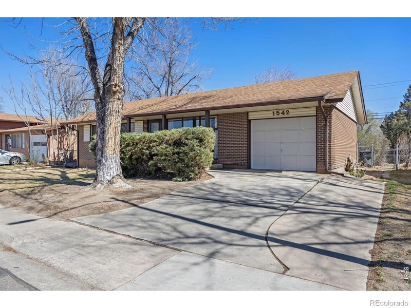 1542 Collyer St, Longmont, CO 80501