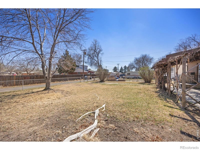 1542 Collyer St, Longmont, CO 80501