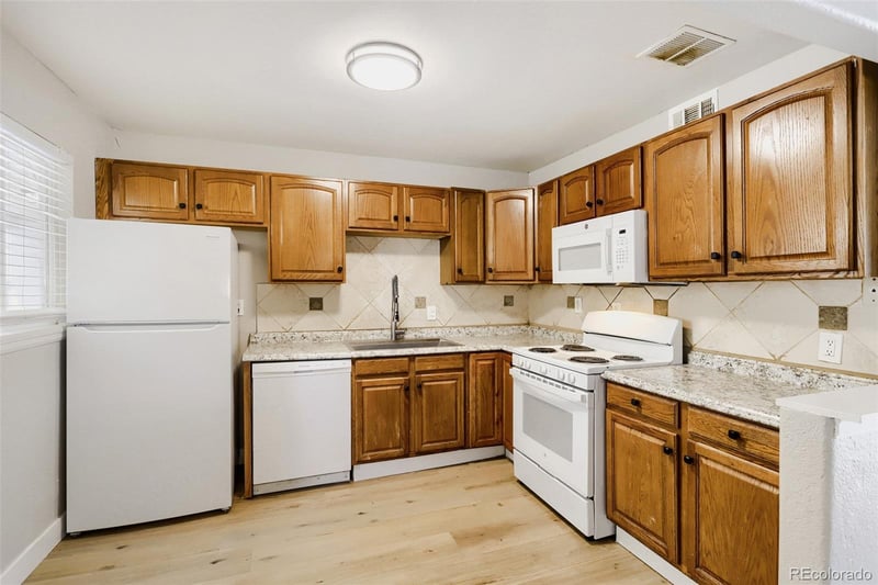 987 Vaughn St, Aurora, CO 80011