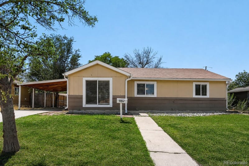 987 Vaughn St, Aurora, CO 80011