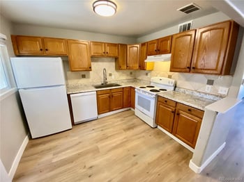 987 Vaughn St, Aurora, CO 80011