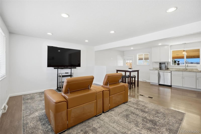 425 Starlight Rd, Thornton, CO 80260