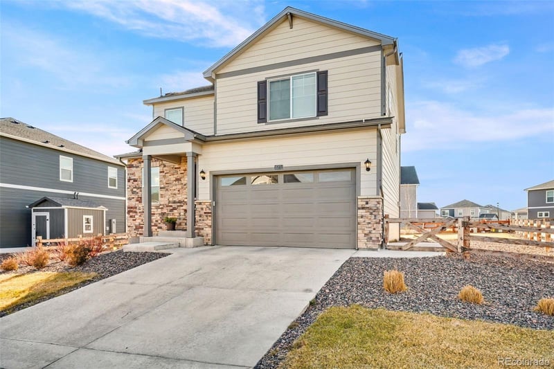 15771 Roslyn St, Thornton, CO 80602