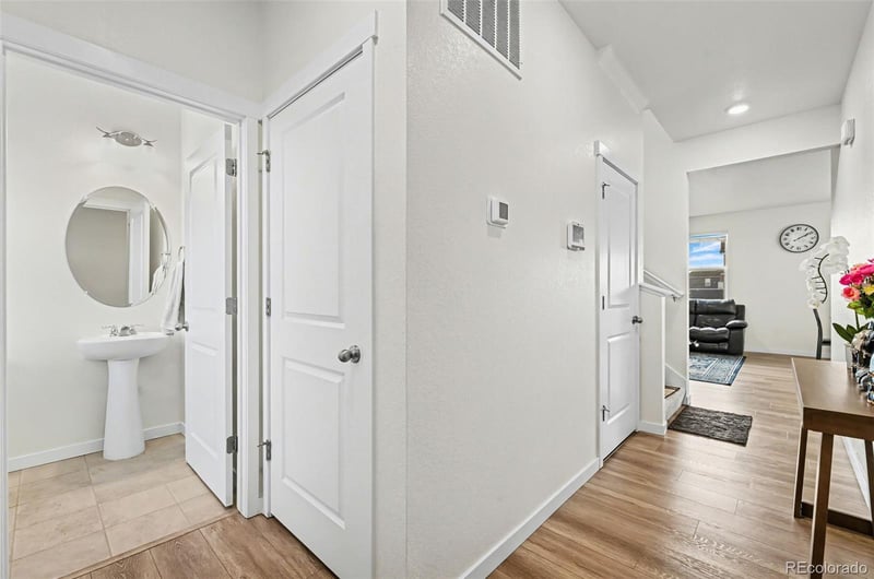 15771 Roslyn St, Thornton, CO 80602