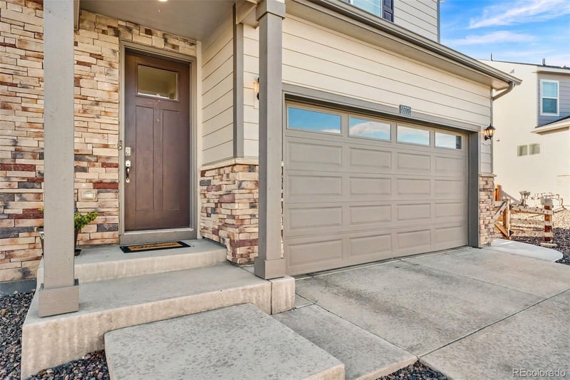 15771 Roslyn St, Thornton, CO 80602