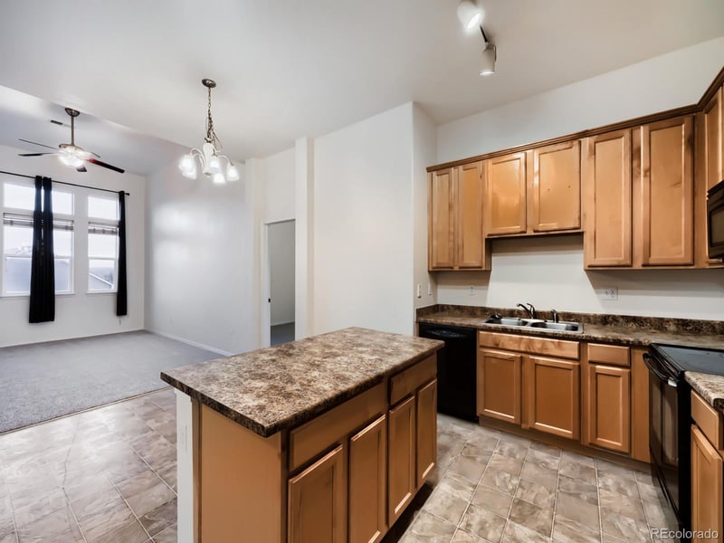 8467 Canyon Rim Cir #303, Englewood, CO 80112