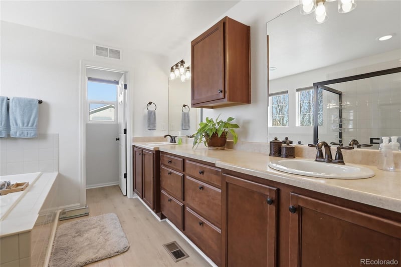 5548 Killarney Ct, Denver, CO 80249