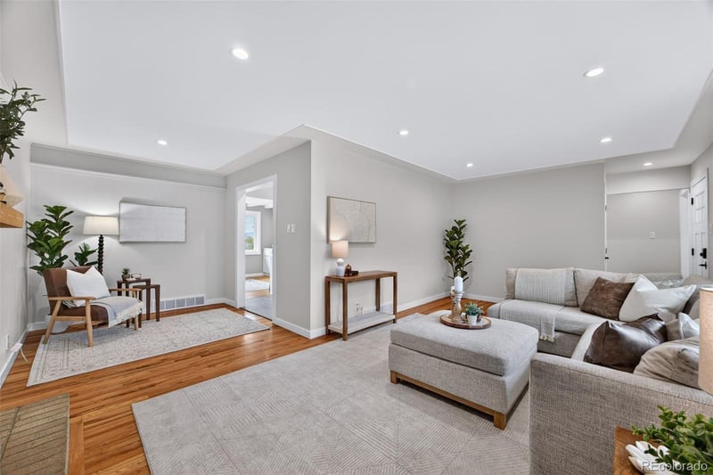 3075 Holly Pl, Denver, CO 80222