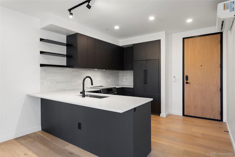 1601 Park Ave #302, Denver, CO 80218