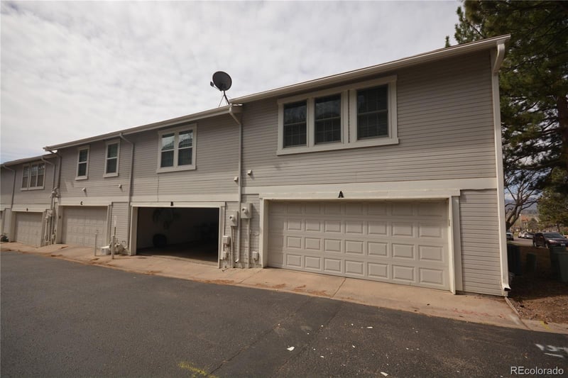 2880 Long Cir #B, Littleton, CO 80120