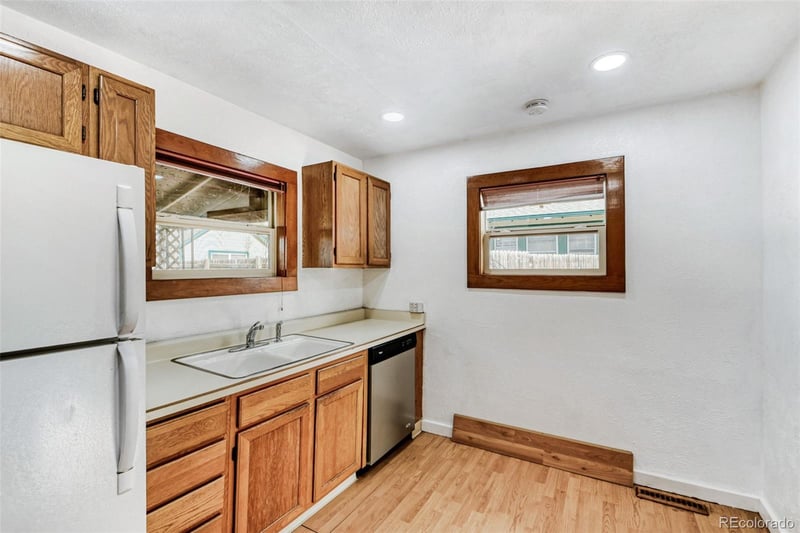 43 10th Ave, Brighton, CO 80601