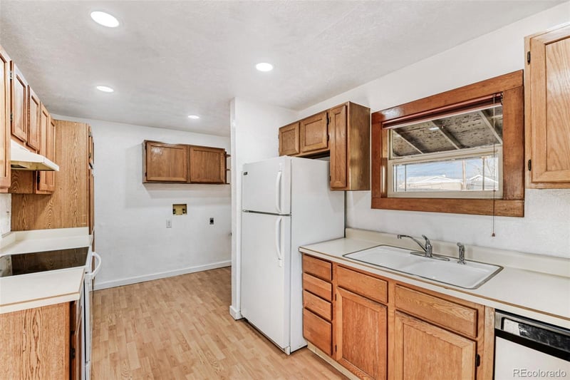 43 10th Ave, Brighton, CO 80601