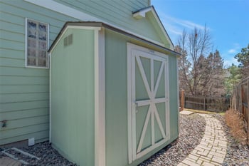 18876 Powers Dr, Aurora, CO 80015