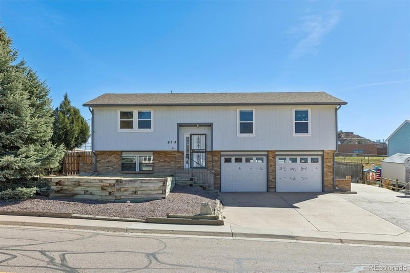 978 Oakwood Dr, Castle Rock, CO 80104