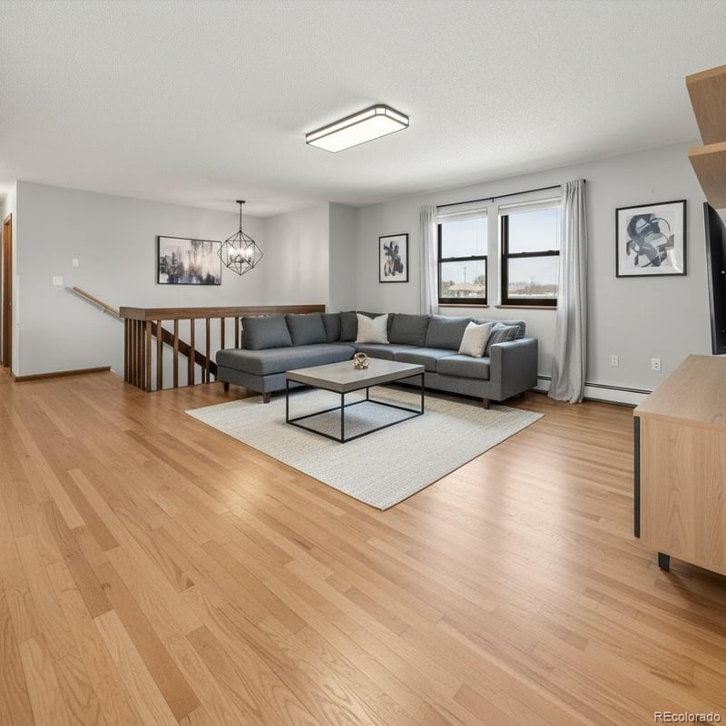 978 Oakwood Dr, Castle Rock, CO 80104