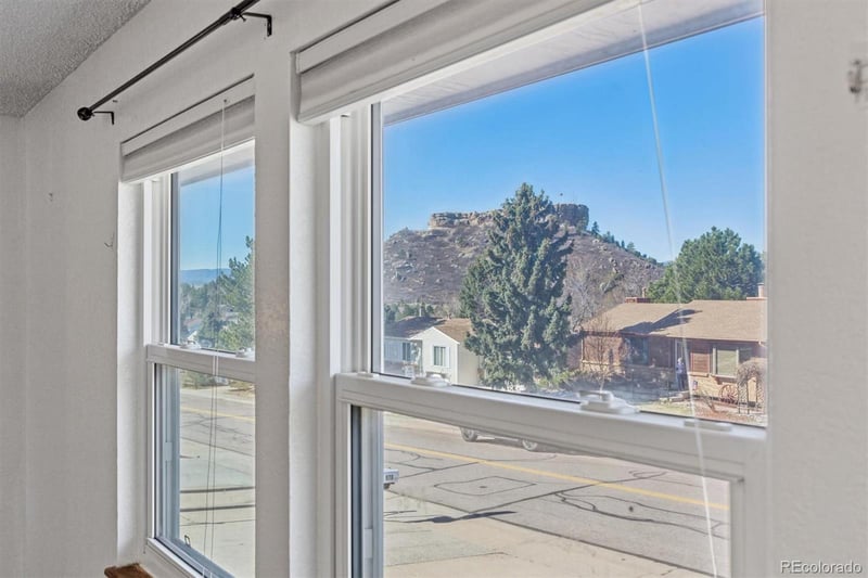 978 Oakwood Dr, Castle Rock, CO 80104