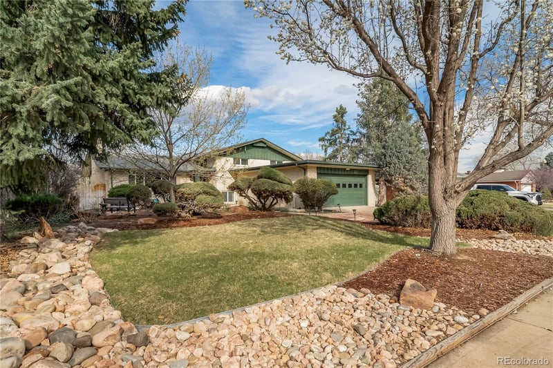 429 Newark St, Aurora, CO 80010
