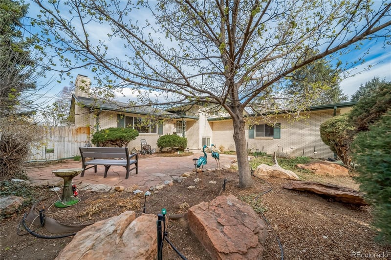 429 Newark St, Aurora, CO 80010