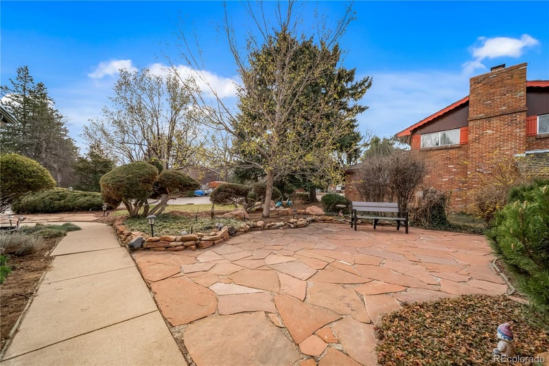 429 Newark St, Aurora, CO 80010