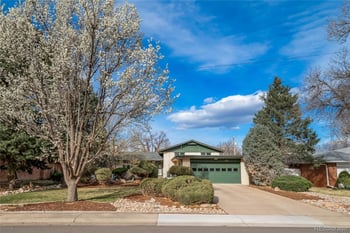 429 Newark St, Aurora, CO 80010