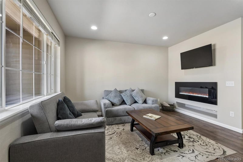 522 E Dry Creek Pl, Littleton, CO 80122