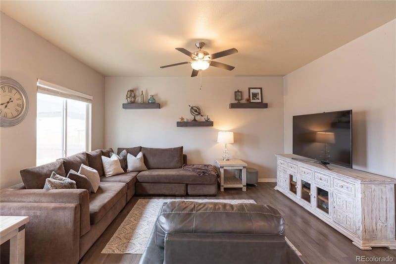 9020 Sandpiper Dr, Longmont, CO 80504