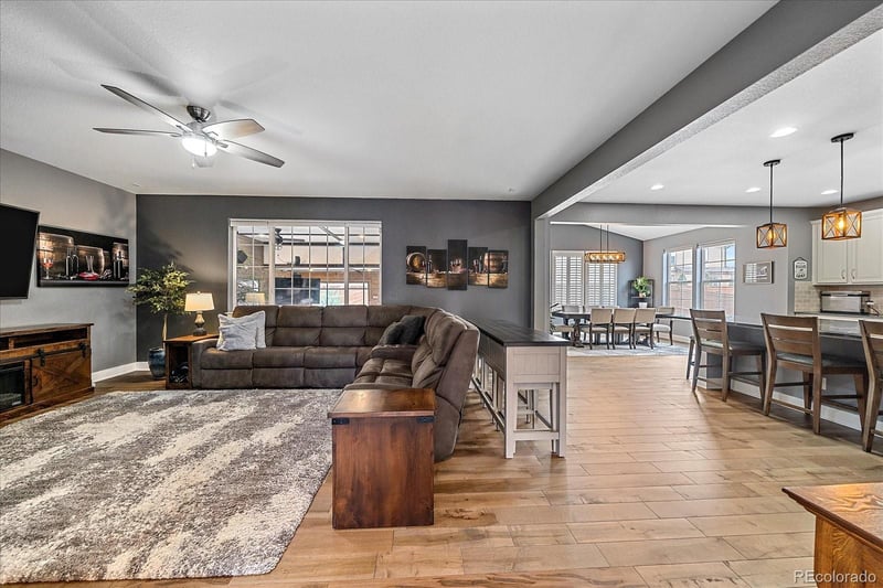 25160 Ellsworth Dr, Aurora, CO 80018